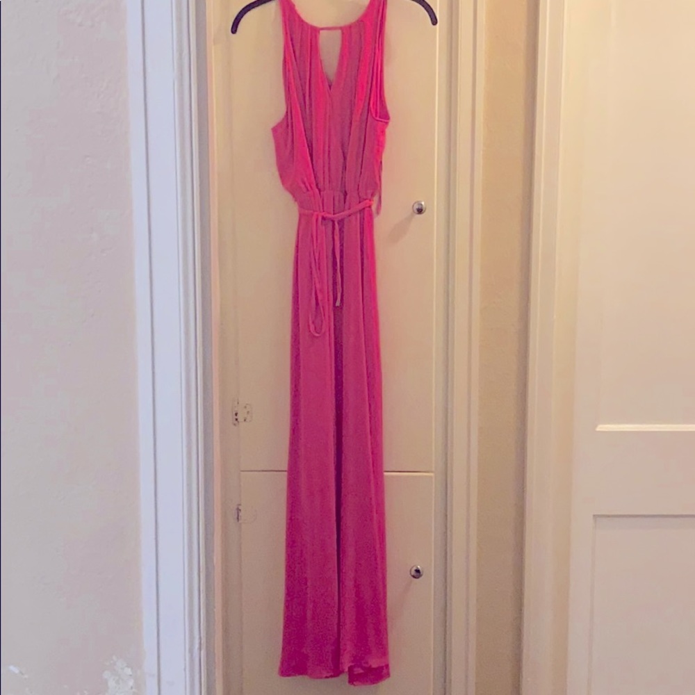 Jennifer Lopez sleeveless dress.